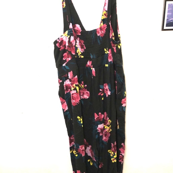 Torrid Black Romper with pink floral design size 1 - Picture 4 of 4